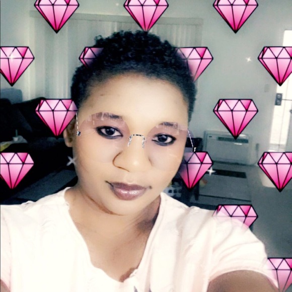 Poshmark profile picture for @qwr